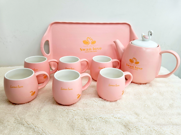 SET ROSA FRESAS Y PANDA 6 TAZAS CON CHAROL Y JARRA - Imagen 8