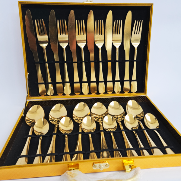 SET DE CUBIERTOS 24 PIEZAS DORADO EN ESTUCHE DORADO