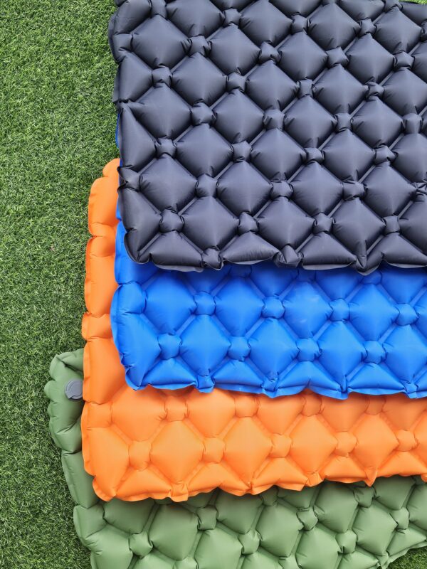 COLCHON INFLABLE ACAMPAR - Imagen 9