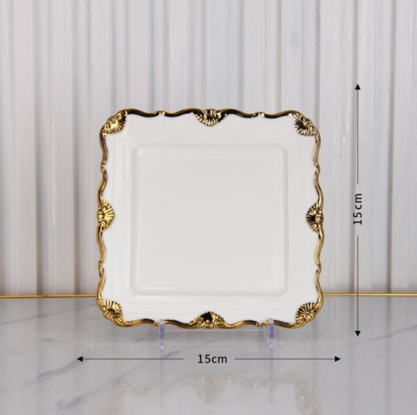 PLATO CUADRADO BLANCO DORADO 6 - Imagen 2
