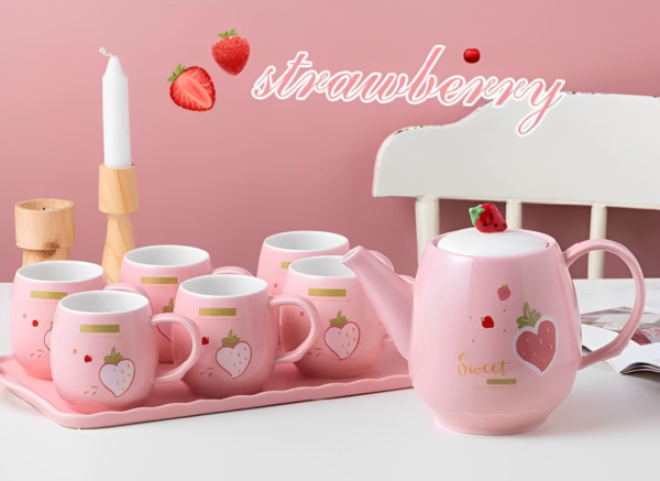 SET ROSA FRESAS Y PANDA 6 TAZAS CON CHAROL Y JARRA - Imagen 3