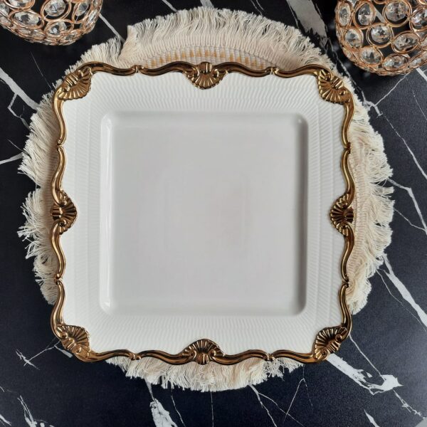 PLATO CUADRADO BLANCO DORADO 10